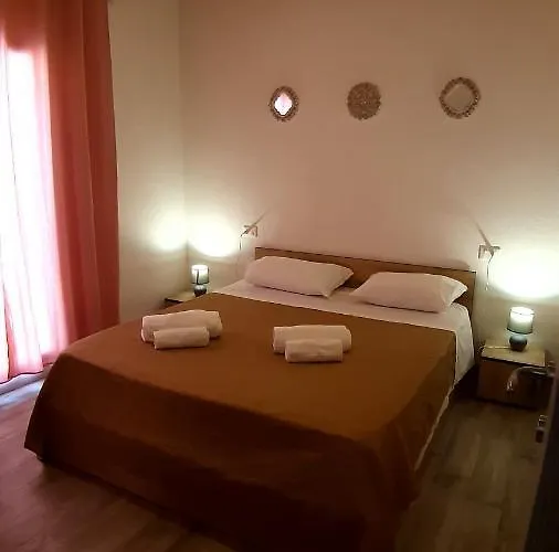 Casanuova Flat, Center